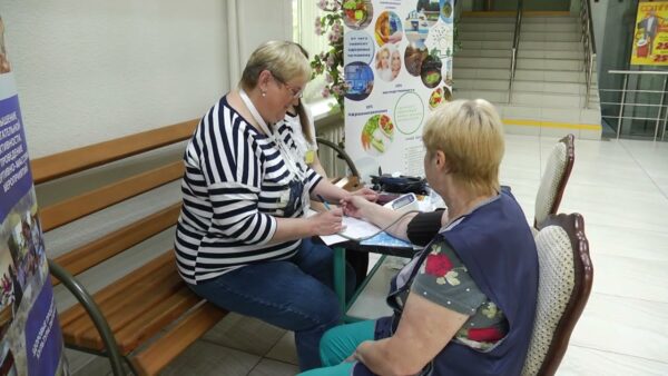 «Не проходите мимо! Измерьте давление!» Медики проводят профилактические акции