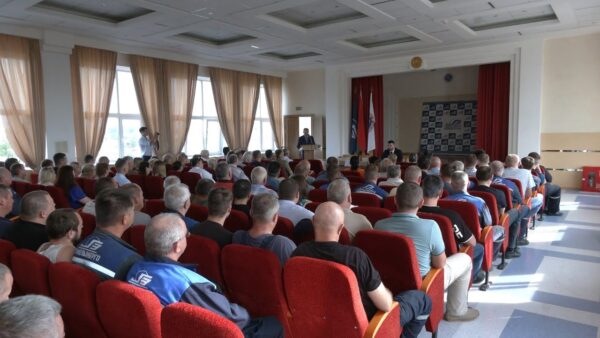 Информационные встречи с работниками предприятий проводит руководство района