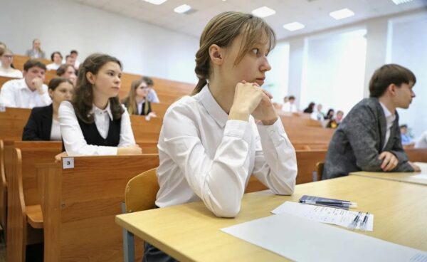Гомельской областной комиссией по контролю за проведением вступительной кампании подведены итоги первого дня ЦЭ и ЦТ в регионе