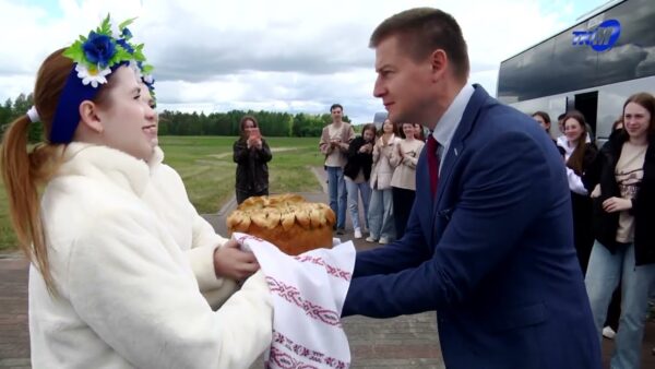 В рамках международного проекта «Мы – верные потомки Отечества» Мозырщину посещает молодежная делегация из Брянска