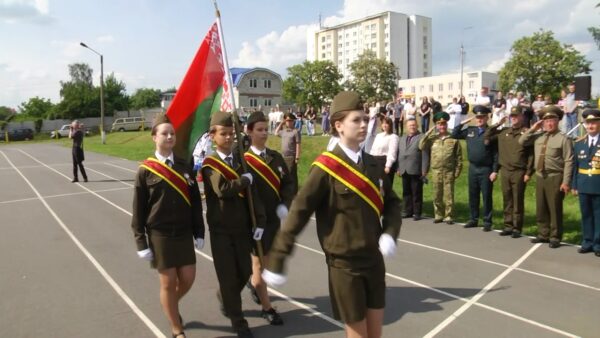 По итогам учебно-полевых сборов десятиклассников прошло торжественное награждение команд