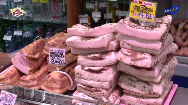 Хозяйки! Берите на заметку! Мясная новинка от «Зари» – фарш «Гурман»! И свинина со «смаленай» шкуркой!