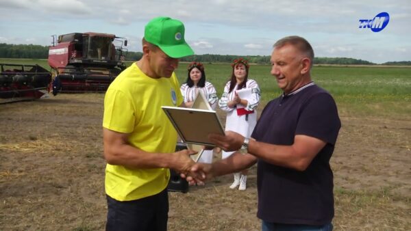 Передовиков жатвы чествовали на ОАО «Мозырсоль»