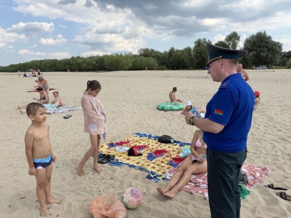 Безопасность на пляжах Мозыря: рейды спасателей в разгаре!
