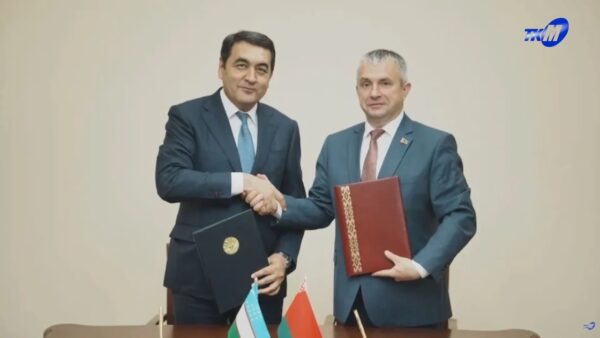 Председатель облисполкома Иван Крупко и хоким Ферганской области Хайрулло Бозаров провели переговоры в Минске