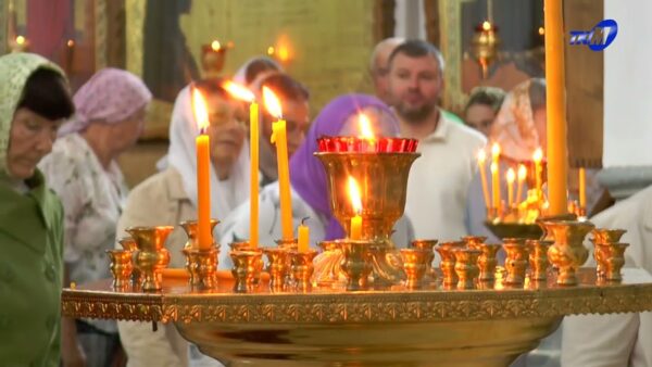 Медовый Спас празднуют 14 августа православные верующие