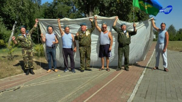 Место встречи изменить нельзя. В День ВДВ проходит митинг у памятника воинам-интернационалистам
