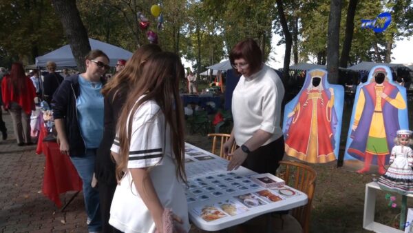 Мозыряне однозначно соскучились по городским праздникам! Доказательство – тысячи человек в парке!