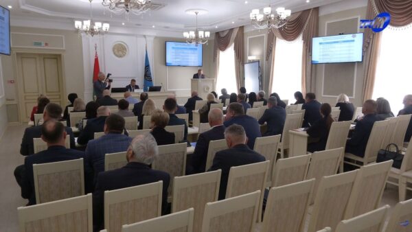 На расширенном заседании райисполкома коммунальные службы отчитались: к зиме готовы!