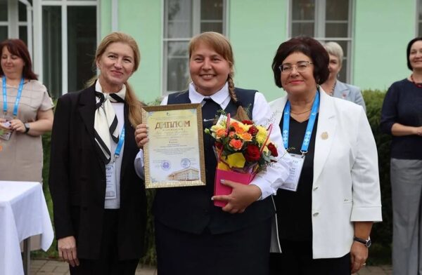 Мозырянка Марина Яцко стала лучшим почтальоном страны